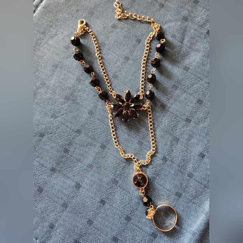 NIP.. Women's bracelet 😍 attached ring